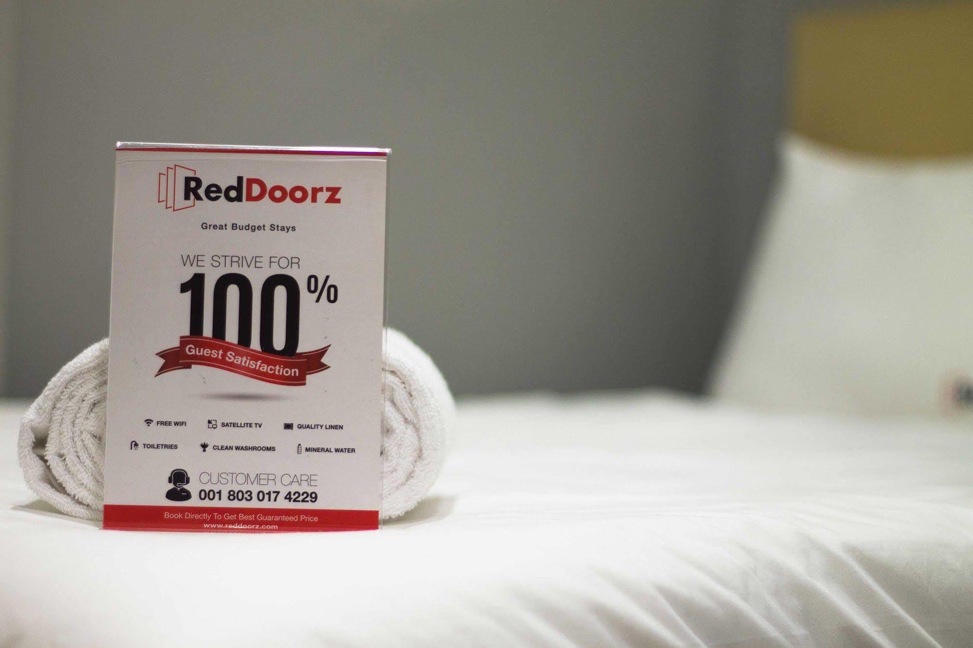 Reddoorz @ Petitenget Street Seminyak  Exterior photo